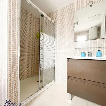 Blue Loft En Main Street By Rentalfue *