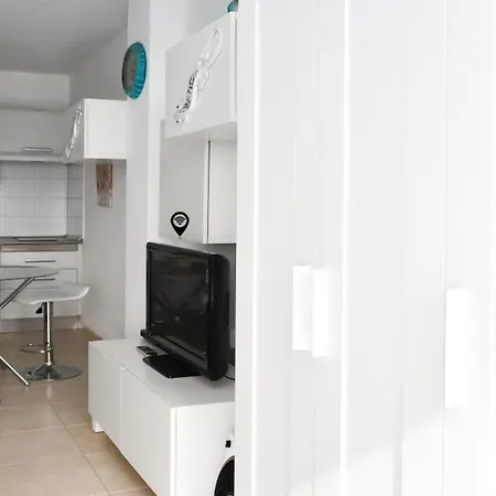 Blue Loft En Main Street By Rentalfue